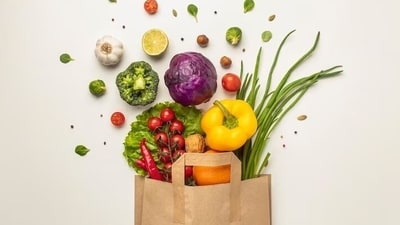 Non-starchy vegetables possess a mere 5 grams or less of net carbohydrates per serving, making them a top choice for keeping insulin levels in check (Freepik) Non-starchy vegetables possess a mere 5 grams or less of net carbohydrates per serving, making them a top choice for keeping insulin levels in check (Freepik)
