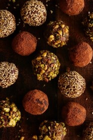 Healthy Dates and Nuts Truffles recipe (Natasha Celmi )