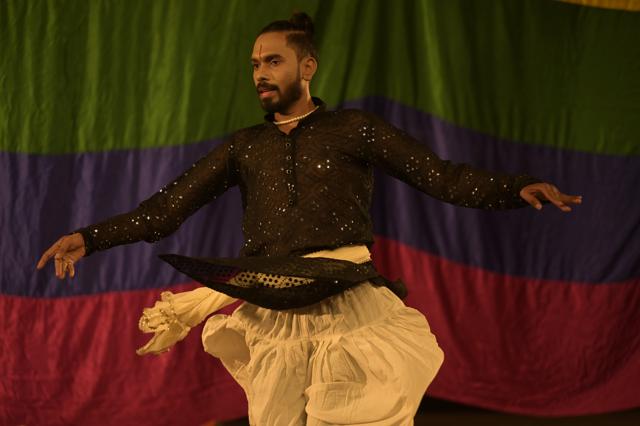 Dance performance by Ajeet Das (Deepak Gupta/HT) Dance performance by Ajeet Das (Deepak Gupta/HT)