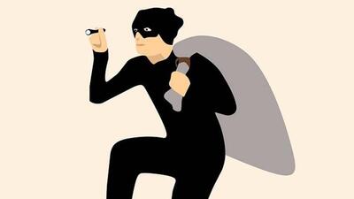 The landlord and two of his aide flees with gold jewellery weighing four kilograms worth ₹2.4 crore and ₹2.5 crore. (Stock Pix) The landlord and two of his aide flees with gold jewellery weighing four kilograms worth ₹2.4 crore and ₹2.5 crore. (Stock Pix)