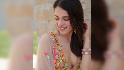 Sharing her latest photos with her fans on her Instagram handle, Radhika Madan captioned her post, "Well this smile didn't leave my face the whole weekend! #whentheheartisfull." (Instagram/@radhikamadan) Sharing her latest photos with her fans on her Instagram handle, Radhika Madan captioned her post, "Well this smile didn't leave my face the whole weekend! #whentheheartisfull." (Instagram/@radhikamadan)