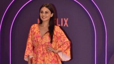 Minissha Lamba of Bachna Ae Haseeno fame also attended the premiere of Lust Stories 2. She was seen in a short floral orange dress. Minissha Lamba of Bachna Ae Haseeno fame also attended the premiere of Lust Stories 2. She was seen in a short floral orange dress. 