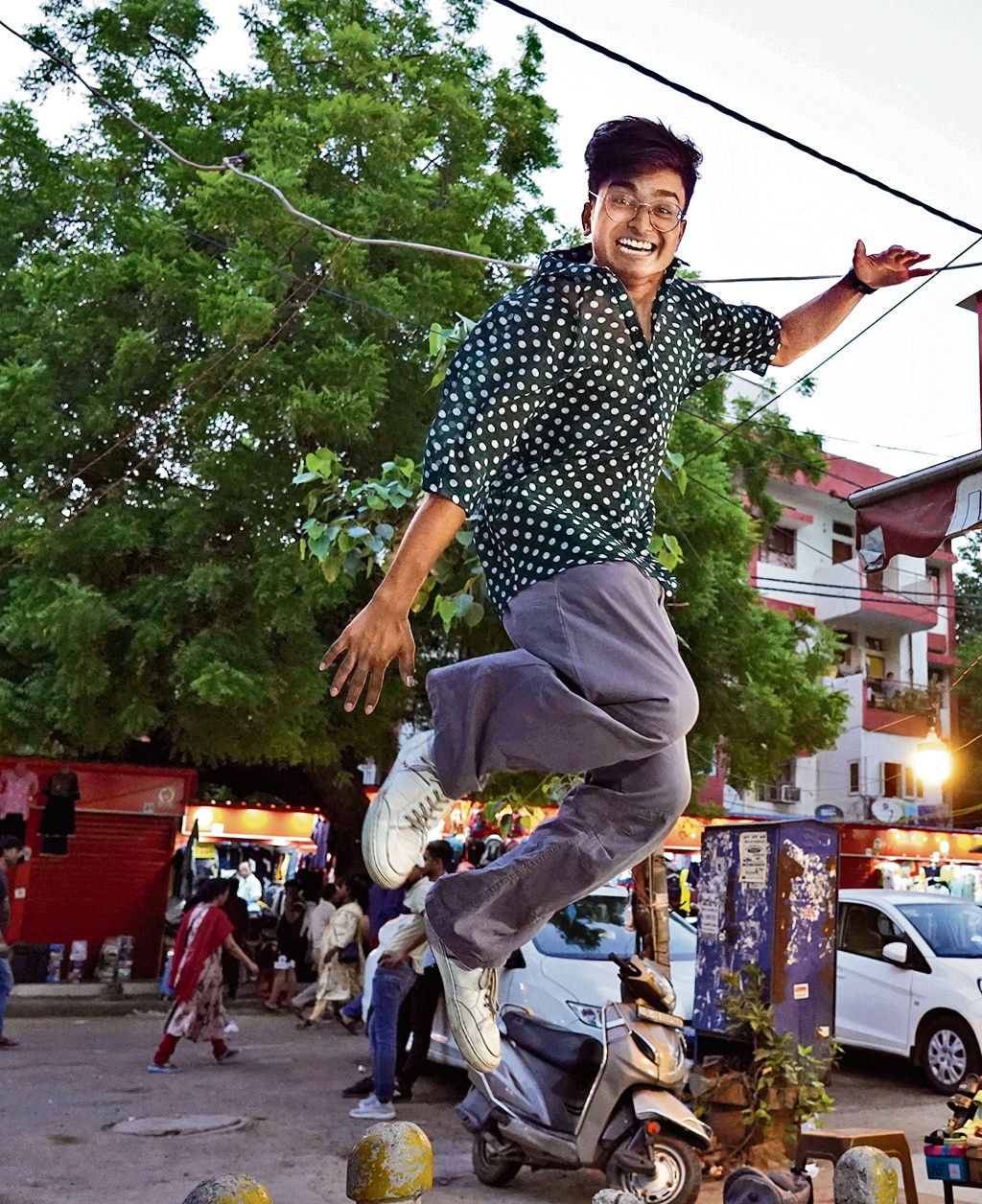 Kush Kumar, a student of Ramjas College, can’t contain his excitement when shopping at Gaffar Market. (Photo: Gokul VS/HT) Kush Kumar, a student of Ramjas College, can’t contain his excitement when shopping at Gaffar Market. (Photo: Gokul VS/HT)