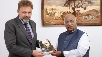 Congress president Mallikarjun Kharge and German Ambassador to India Philipp Ackermann later tweeted photographs of their meeting (Twitter/kharge)