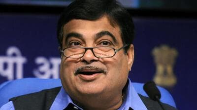 Gadkari appreciated former Madhya Pradeesh chief minister Digvijay Singh for his annual pilgrimage to Pandharpur. (Hindustan Times File Photo)