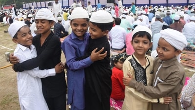On the auspicious occasion of the holy festival of Eid ul-Adha on Thursday, Democratic Progressive Azad Party chief Ghulam Nabi Azad offered namaz in Delhi and said that the festival teaches sacrifice. (PTI) On the auspicious occasion of the holy festival of Eid ul-Adha on Thursday, Democratic Progressive Azad Party chief Ghulam Nabi Azad offered namaz in Delhi and said that the festival teaches sacrifice. (PTI)