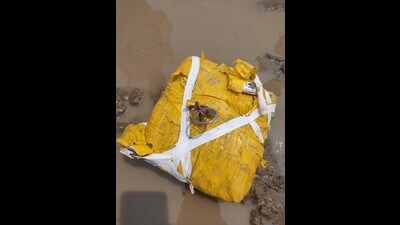 The contraband was packed in two packets which were further attached with an iron hook mostly used for hanging from drones. (HT Photo)