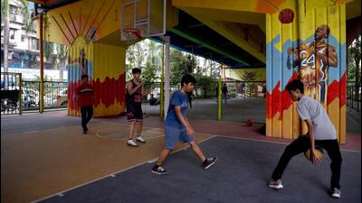 The sports facility under Navi Mumbai’s Sanpada flyover is already a hit with local residents. (Bachchan Kumar/ HT Photo)