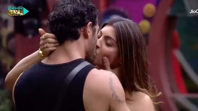 Jad Hadid and Akanksha Puri shared a long kiss on a dare. Jad Hadid and Akanksha Puri shared a long kiss on a dare.