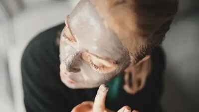 A mud pack is an excellent remedy for oily skin – we should use it once a week. (Unsplash) A mud pack is an excellent remedy for oily skin – we should use it once a week. (Unsplash)