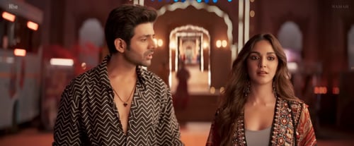 Kartik Aaryan and Kiara Advani will remind you of Raj and Simran from DDLJ. Kartik Aaryan and Kiara Advani will remind you of Raj and Simran from DDLJ.