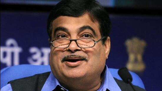 Gadkari appreciated former Madhya Pradeesh chief minister Digvijay Singh for his annual pilgrimage to Pandharpur. (Hindustan Times File Photo)