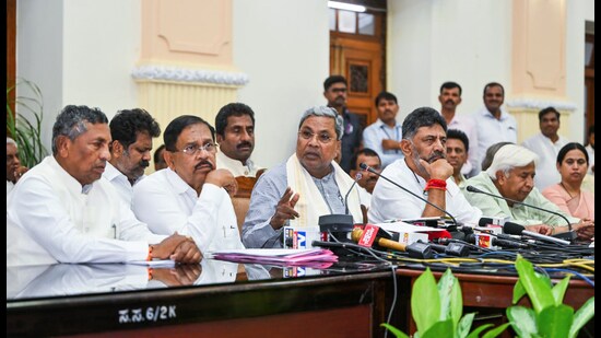 Siddaramaiah had promised the contractors that his government would initiate action to stop the problem of demanding commission and assured that their interests will not be harmed. (ANI)