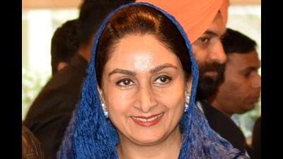 In a letter to the defence minister, the Bathinda MP Harsimrat Kaur Badal said she had received memorandums from the Sainik Welfare Ekta Society and the Ex-Servicemen Welfare Organisation, who had been protesting continuously in favour of their demands since February 20 and appealed to the defence minister to resolve them at the earliest In a letter to the defence minister, the Bathinda MP Harsimrat Kaur Badal said she had received memorandums from the Sainik Welfare Ekta Society and the Ex-Servicemen Welfare Organisation, who had been protesting continuously in favour of their demands since February 20 and appealed to the defence minister to resolve them at the earliest