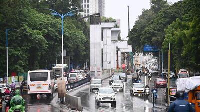Ongoing metro work on Ganeshkhing road in Pune, on Friday. PMRDA Metro will follow directions of Pune traffic police and reduce the width of barricades on the stretch from the existing 11 metres to seven metres. (KALPESH NUKTE/HT) Ongoing metro work on Ganeshkhing road in Pune, on Friday. PMRDA Metro will follow directions of Pune traffic police and reduce the width of barricades on the stretch from the existing 11 metres to seven metres. (KALPESH NUKTE/HT)