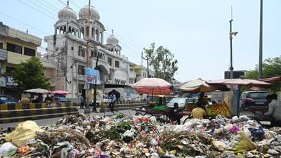 The dispute over dues has repeatedly affected waste collection in Gurugram. The dispute over dues has repeatedly affected waste collection in Gurugram.