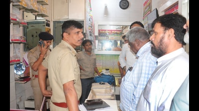 The incident took place around 3.20pm at ‘Suhag Jewellers’, which is owned by Rizwan Ahmad. During the incident, his son,15, and daughter, 17, were also present in the shop. (Sakib Ali/HT Photo) The incident took place around 3.20pm at ‘Suhag Jewellers’, which is owned by Rizwan Ahmad. During the incident, his son,15, and daughter, 17, were also present in the shop. (Sakib Ali/HT Photo)