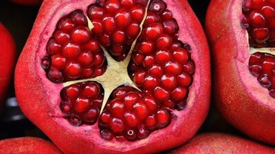 Pomegranates are particularly high in polyphenol antioxidants and nitrates, which are potent vasodilators. Consuming pomegranate as a juice, raw fruit, or supplement may improve blood flow. (Pixabay) Pomegranates are particularly high in polyphenol antioxidants and nitrates, which are potent vasodilators. Consuming pomegranate as a juice, raw fruit, or supplement may improve blood flow. (Pixabay)