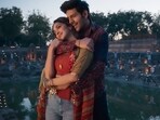 Kartik Aaryan and Kiara Advani in a still from Satyaprem Ki Katha song Le Aaunga. Kartik Aaryan and Kiara Advani in a still from Satyaprem Ki Katha song Le Aaunga.