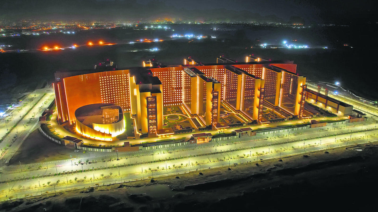 The promise of Surat's carat lane | Mumbai news - Vimarsana News