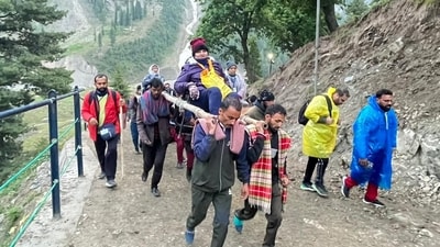 First batch of Amaranth yatra pilgrims leaves from Baltal base camp to holy cave. ( Waseem Andrabi/Hindustan Times) First batch of Amaranth yatra pilgrims leaves from Baltal base camp to holy cave. ( Waseem Andrabi/Hindustan Times)