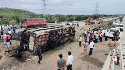 The accident took place at around 1:30 am on Saturday on the Samruddhi-Mahamarg Expressway in Maharashtra's Buldhana.&nbsp; (AFP)