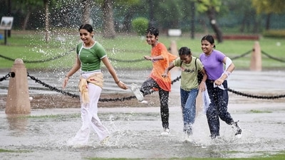 New Delhi, India - June 30, 2023: Visitors enjoys Monsoon rainfall, near India Gate, in New Delhi, India, on Friday, June 30, 2023. (Photo by Sanjeev Verma/ Hindustan Times) (Hindustan Times) New Delhi, India - June 30, 2023: Visitors enjoys Monsoon rainfall, near India Gate, in New Delhi, India, on Friday, June 30, 2023. (Photo by Sanjeev Verma/ Hindustan Times) (Hindustan Times)