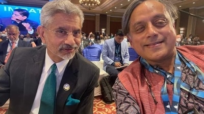 Shashi Tharoor said he agreed with Jaishankar's outburst when Indian Flag was lowered by Khalistanis in London. Shashi Tharoor said he agreed with Jaishankar's outburst when Indian Flag was lowered by Khalistanis in London.