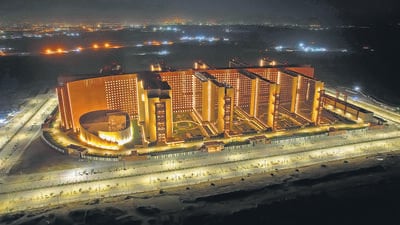 Touted as a single building complex larger than the Pentagon, SDB is likely to open in November. (HT Photo) Touted as a single building complex larger than the Pentagon, SDB is likely to open in November. (HT Photo)