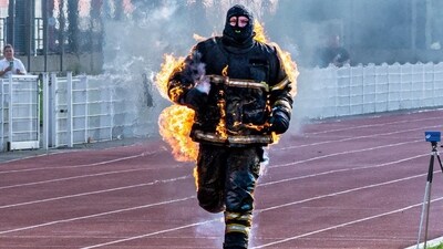 Jonathan Vero running while on fire without oxygen for the world record. (Twitter/GWR) Jonathan Vero running while on fire without oxygen for the world record. (Twitter/GWR)