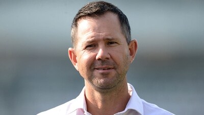 Ricky Ponting had an advice on how Australia can proceed with their second innings in the 2nd Ashes Test (Reuters) Ricky Ponting had an advice on how Australia can proceed with their second innings in the 2nd Ashes Test (Reuters)
