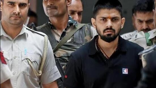 Punjab Police produced gangster Lawrence Bishnoi in a Moga court on Saturday for framing of charges against him in an attempt to murder case of December 2021. (HT file photo)