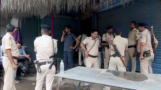 National Investigation Agency (NIA) and Bihar ATS teams jointly during the raid, in Patna on Sunday. (ANI)