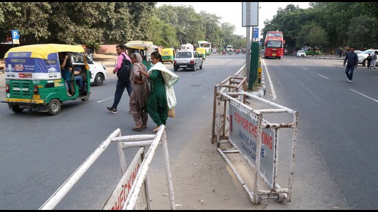The design has been revised as PGIMER and PU have refused to allocate spare land for entry and exit points. (HT File Photo)
