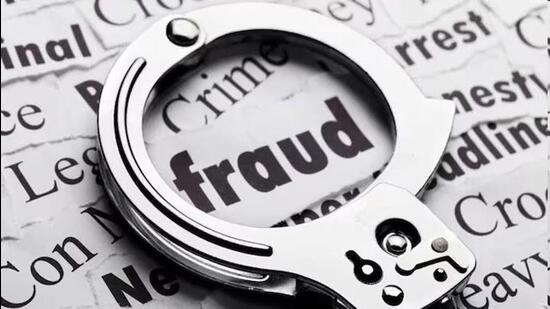 Three members of Panipat family were arrested for duping man of ₹60 lakh. (HT File)