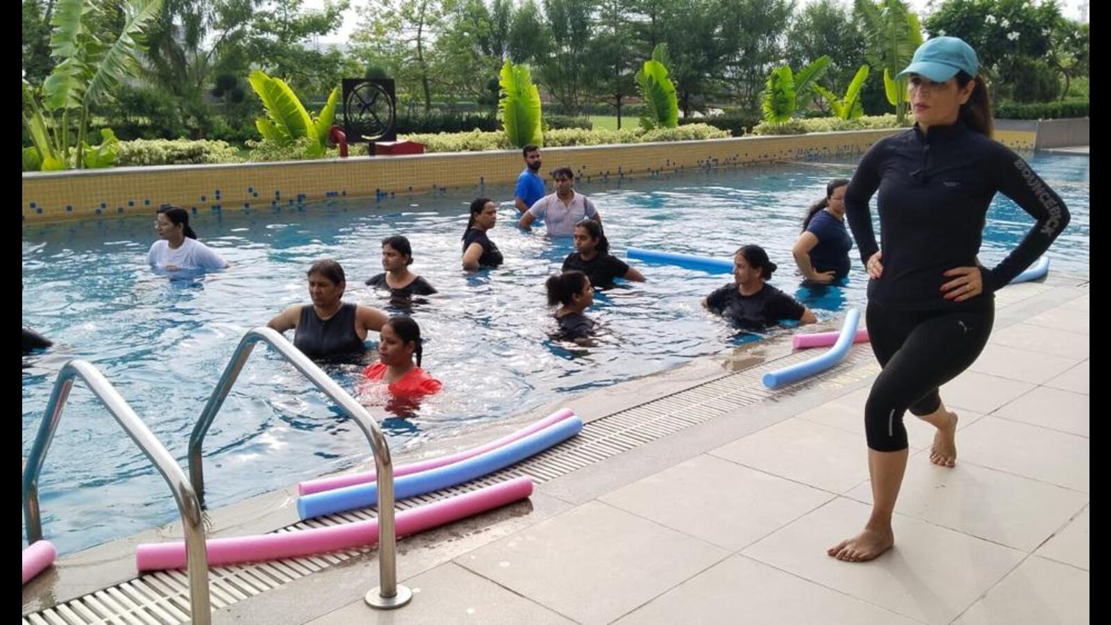 Lucknowites take the plunge into aqua yoga - Vimarsana News