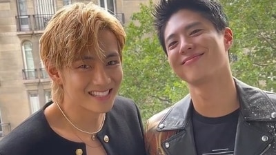 BTS' V posed with Park Bo-gum in Paris. BTS' V posed with Park Bo-gum in Paris.
