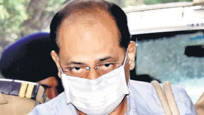 Mumbai, Dec 01 (ANI): Dismissed Mumbai Police officer Sachin Waze arrives to appear before the Chandiwal Commission, in Mumbai on Wednesday. The Commission was formed to probe former Mumbai Police Commissioner Param Bir Singh’s allegations of corruption against former Maharashtra Home Minister Anil Deshmukh. (ANI Photo) (Deepak Salvi) Mumbai, Dec 01 (ANI): Dismissed Mumbai Police officer Sachin Waze arrives to appear before the Chandiwal Commission, in Mumbai on Wednesday. The Commission was formed to probe former Mumbai Police Commissioner Param Bir Singh’s allegations of corruption against former Maharashtra Home Minister Anil Deshmukh. (ANI Photo) (Deepak Salvi)