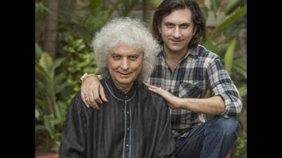 Pandit Shivkumar Sharma and Rahul Sharma (HT Photo) Pandit Shivkumar Sharma and Rahul Sharma (HT Photo)