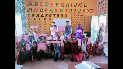 Rakhi Gangwar (above left) with the beneficiary women and girls at the pad bank. (Sourced) Rakhi Gangwar (above left) with the beneficiary women and girls at the pad bank. (Sourced)