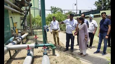 Six dumping points to be set up at Haibowal dairy complex at Ludhiana. (HT FILE) Six dumping points to be set up at Haibowal dairy complex at Ludhiana. (HT FILE)