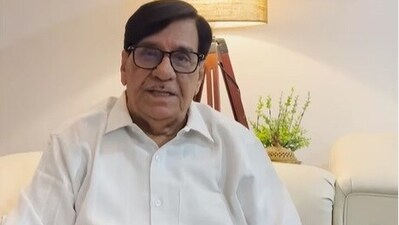 Arvind Vaidya plays Bapuji on Anupamaa. Arvind Vaidya plays Bapuji on Anupamaa.