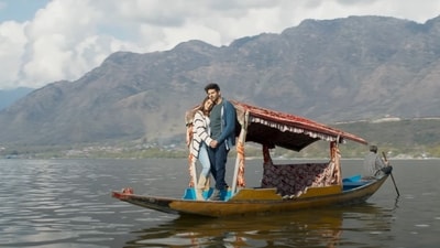 Kiara Advani and Kartik Aaryan in a still from Satyaprem Ki Katha. Kiara Advani and Kartik Aaryan in a still from Satyaprem Ki Katha.