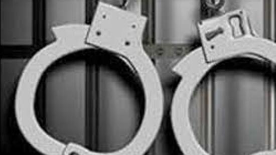 The incident took place on Yudhishthir Setu near Kashmere Gate. Four suspects have been arrested. (HT Photo)