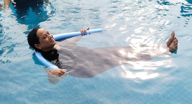 Shikha Srivastava performing aqua yoga Shikha Srivastava performing aqua yoga