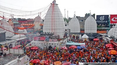 Devotees were seen visiting temples to offer prayers to Lord Shiva on Tuesday after bathing at 'Sangam' in Uttar Pradesh's Prayagraj. (ANI) Devotees were seen visiting temples to offer prayers to Lord Shiva on Tuesday after bathing at 'Sangam' in Uttar Pradesh's Prayagraj. (ANI)