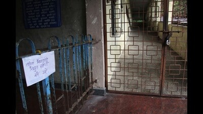 Muktidham crematorium at Dhobighat has been shut for the past few days due to technical snag. (Ravindra Joshi/HT PHOTO) Muktidham crematorium at Dhobighat has been shut for the past few days due to technical snag. (Ravindra Joshi/HT PHOTO)