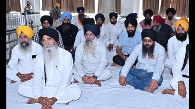SGPC president Harjinder Singh Dhami and other members during anniversary of 1955 Police operation at Golden Temple during Punjabi Suba morcha on Tuesday. (HT Photo) SGPC president Harjinder Singh Dhami and other members during anniversary of 1955 Police operation at Golden Temple during Punjabi Suba morcha on Tuesday. (HT Photo)