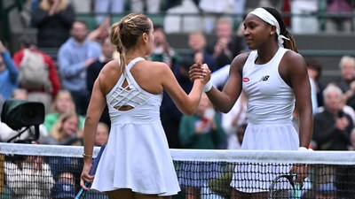 Coco Gauff (R) and Sofia Kenin shake hands (AFP) Coco Gauff (R) and Sofia Kenin shake hands (AFP)
