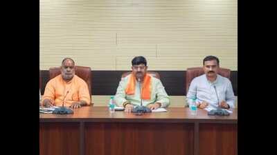 U.P. BJP secretary, organisation, Dharmpal Singh, holding meeting with Team 51 of BJP in Kashi (HT Photo) U.P. BJP secretary, organisation, Dharmpal Singh, holding meeting with Team 51 of BJP in Kashi (HT Photo)